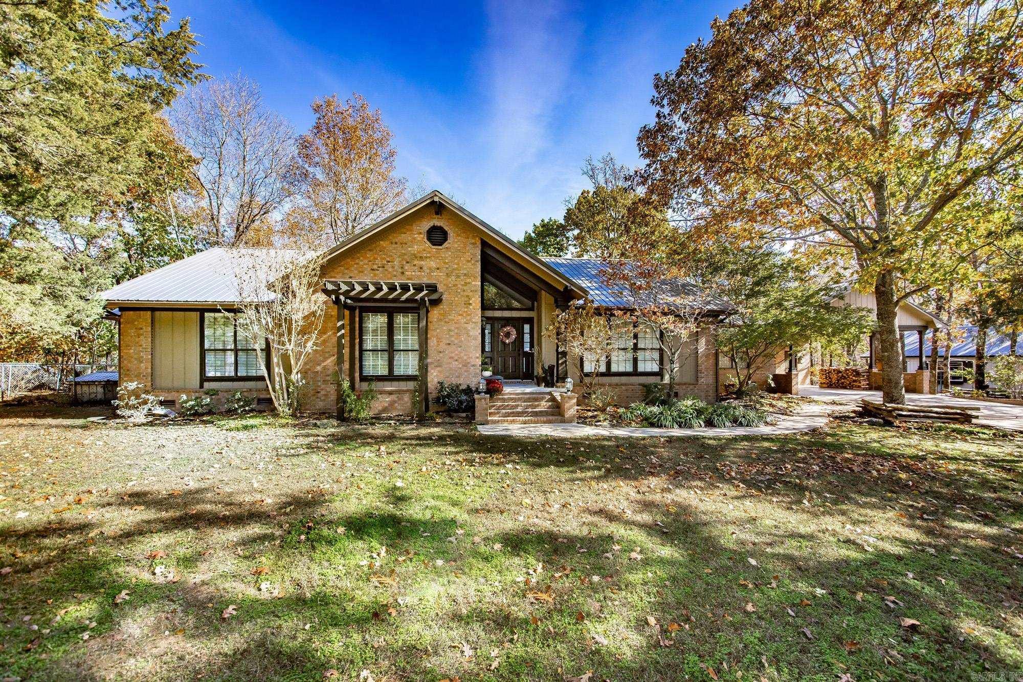 Image 2: Front - Meticulously designed, loved & maintained