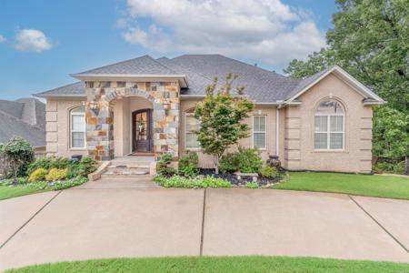 190 Majestic Circle