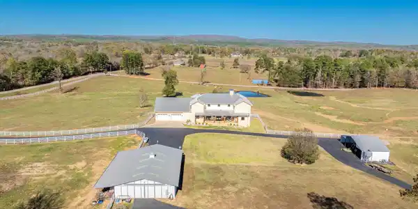 905 SUNSHINE Road