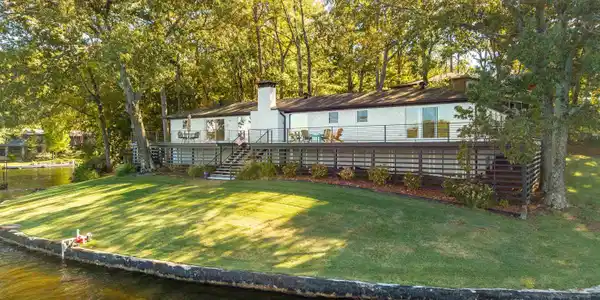 499 LONGVIEW Point
