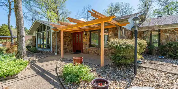 1090 Rock Creek Road