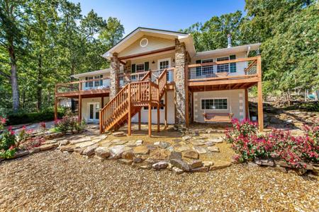 842 Dave Creek Parkway