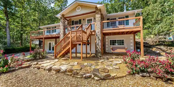 842 Dave Creek Parkway