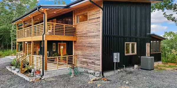 528 Long Branch Lane