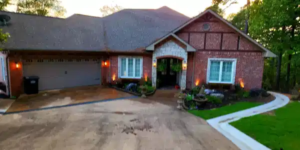 32 LA PALABRA Way