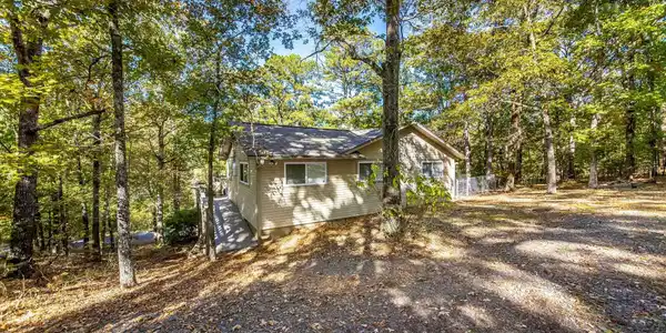 226 Lakeview Drive