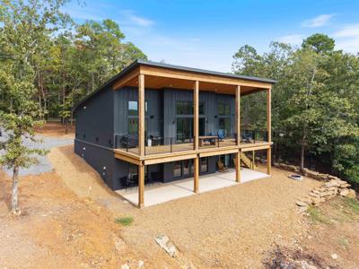 370 Island Shores Dr.