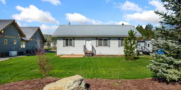 302 Mill Rd