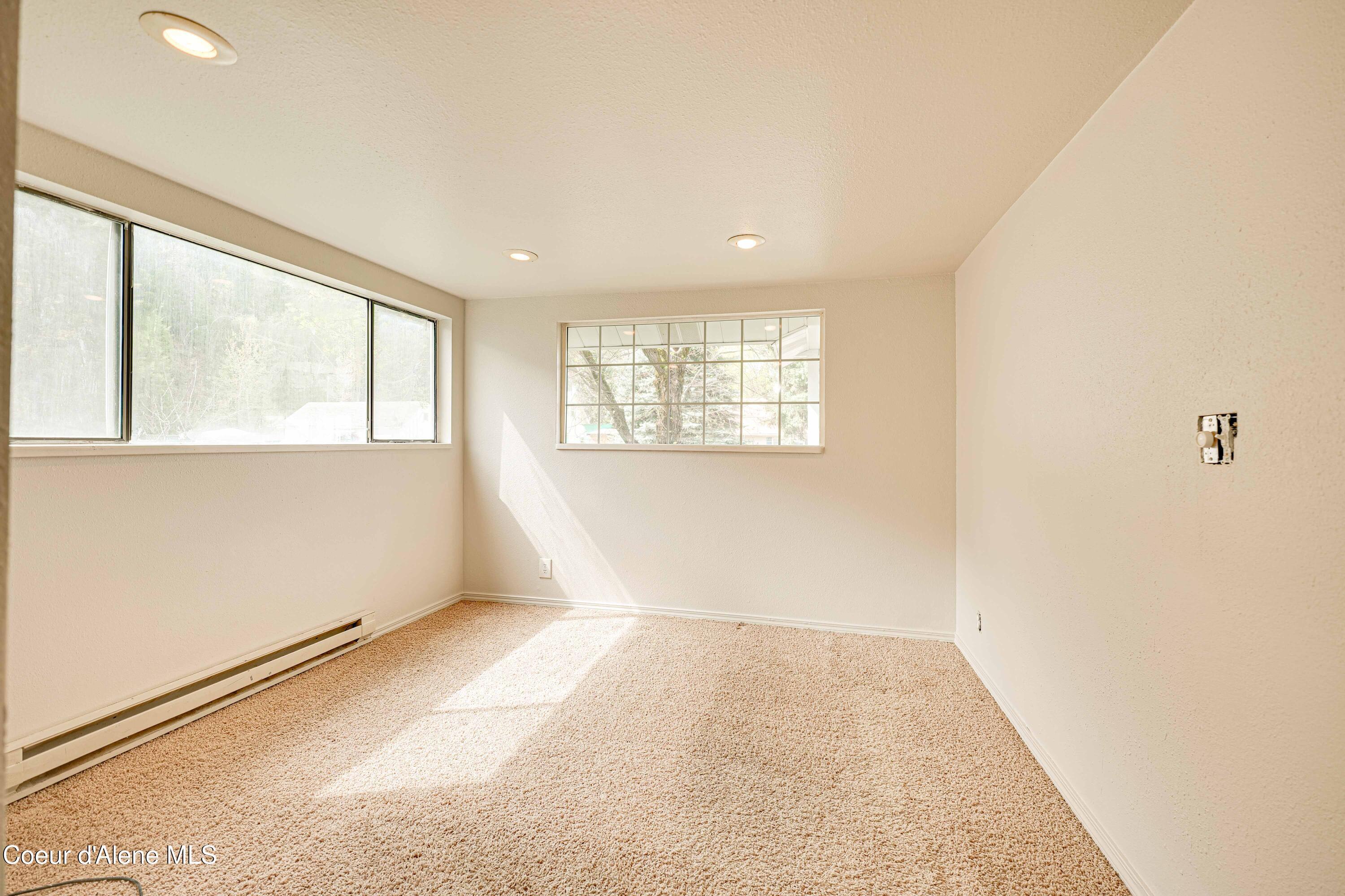 Image 4: Bedroom 1