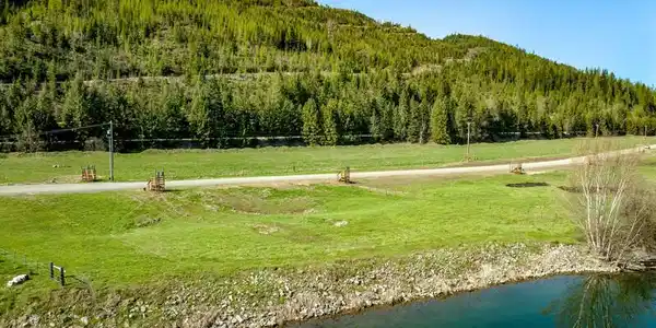 Image 3: Flat Lot