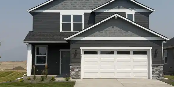 Image 2: Covered Front Porch