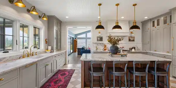 Image 3: 25-Kitchen