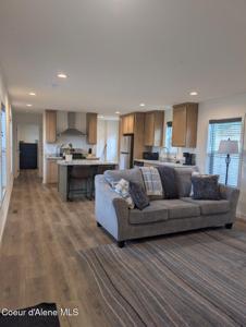 8 Diamond RD