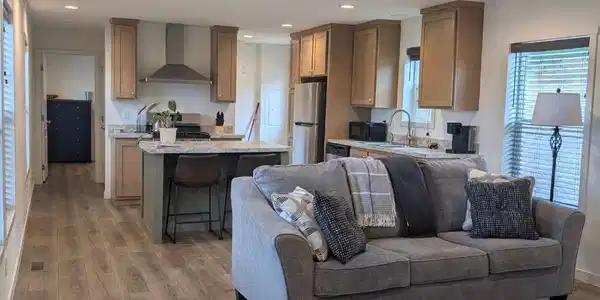 8 Diamond RD