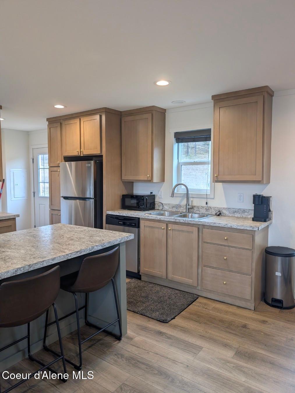 Image 3: Nice kitchen