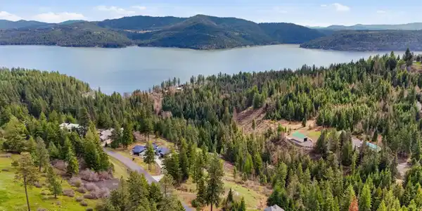 Image 3: 9_w mylonite dr