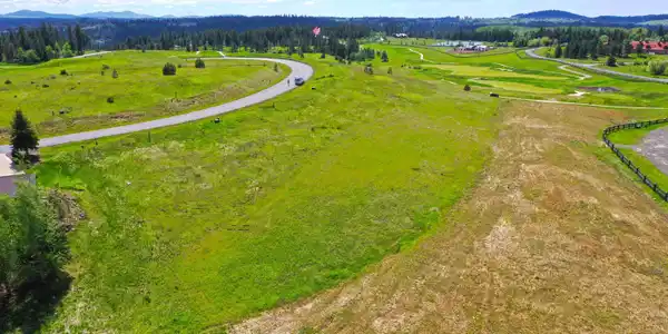Image 2: A Fantastic 0.75 Acre Parcel