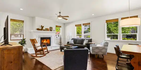 Image 2: Living Room