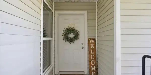 Image 3: 04-304 N Greensferry Rd Apt #202_RedHogM