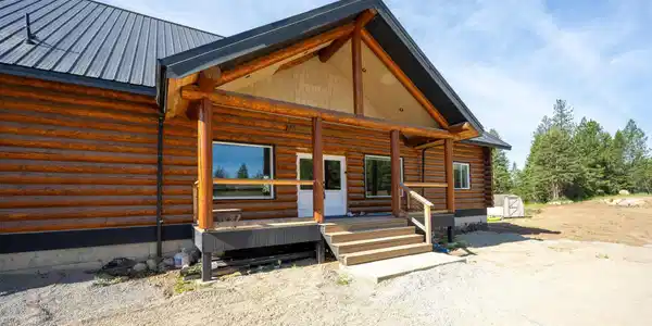 Image 3: exterior