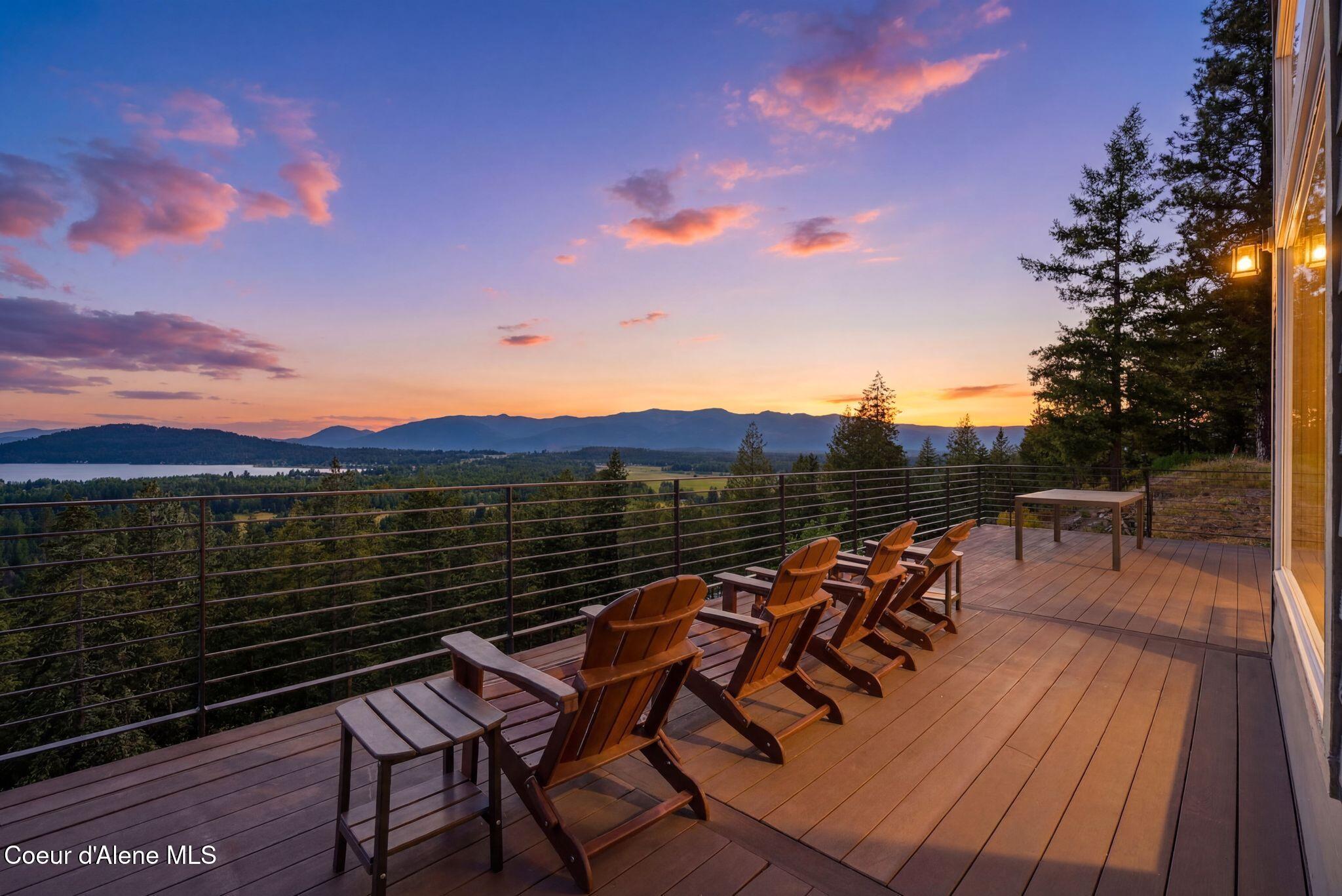 Image 3: Deck