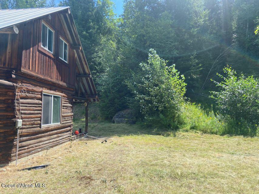 Image 4: Nice private yard