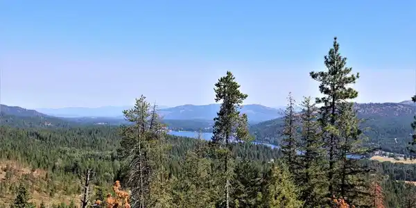 Image 3: Lake Views