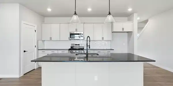 Image 3: Kitchen, walk in pantry