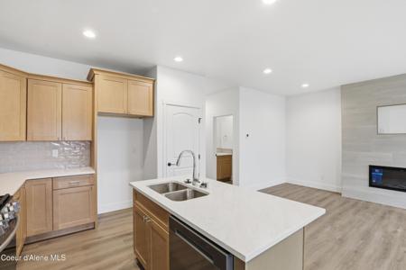 669 N Creative Way (LOT 11)