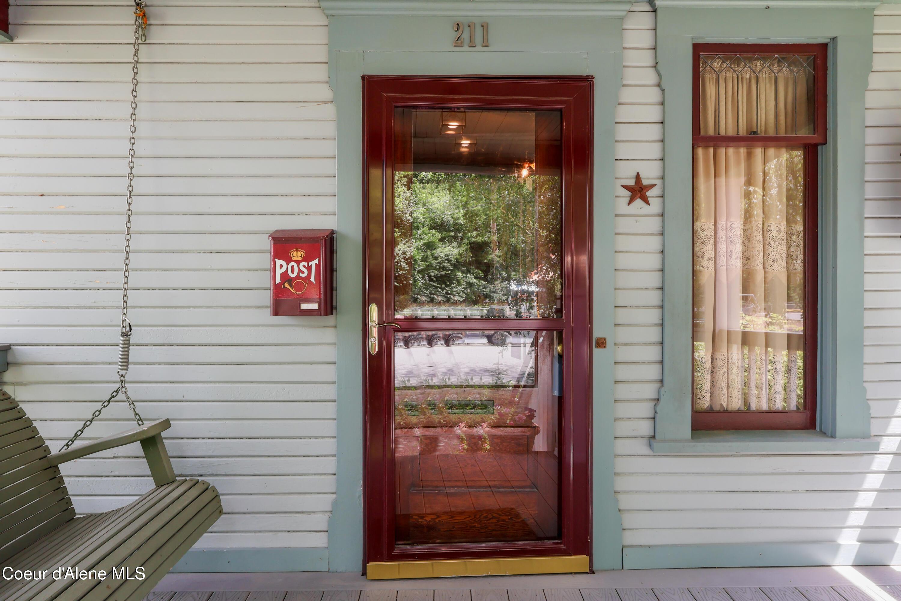Image 3: Porch