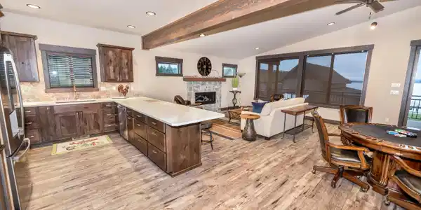 Image 2: Living Room
