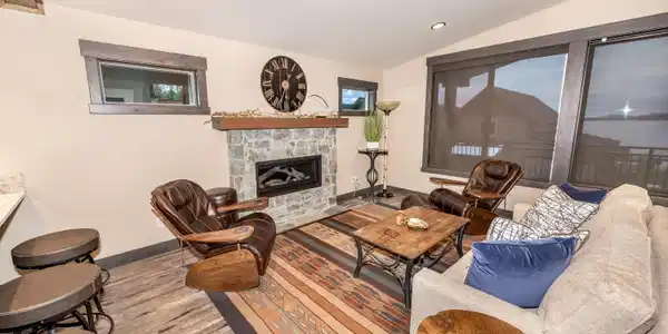 Image 3: Fireplace