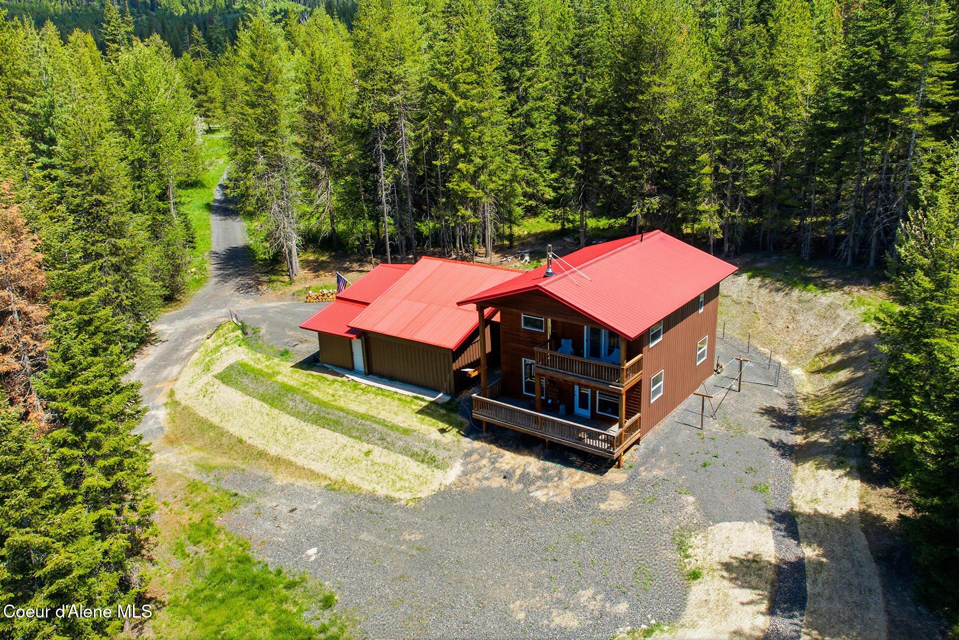 Image 3: Custom Home on 8.6 Acres