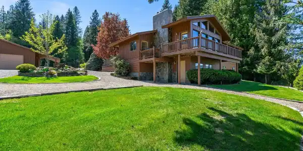 204 Riverside Rd