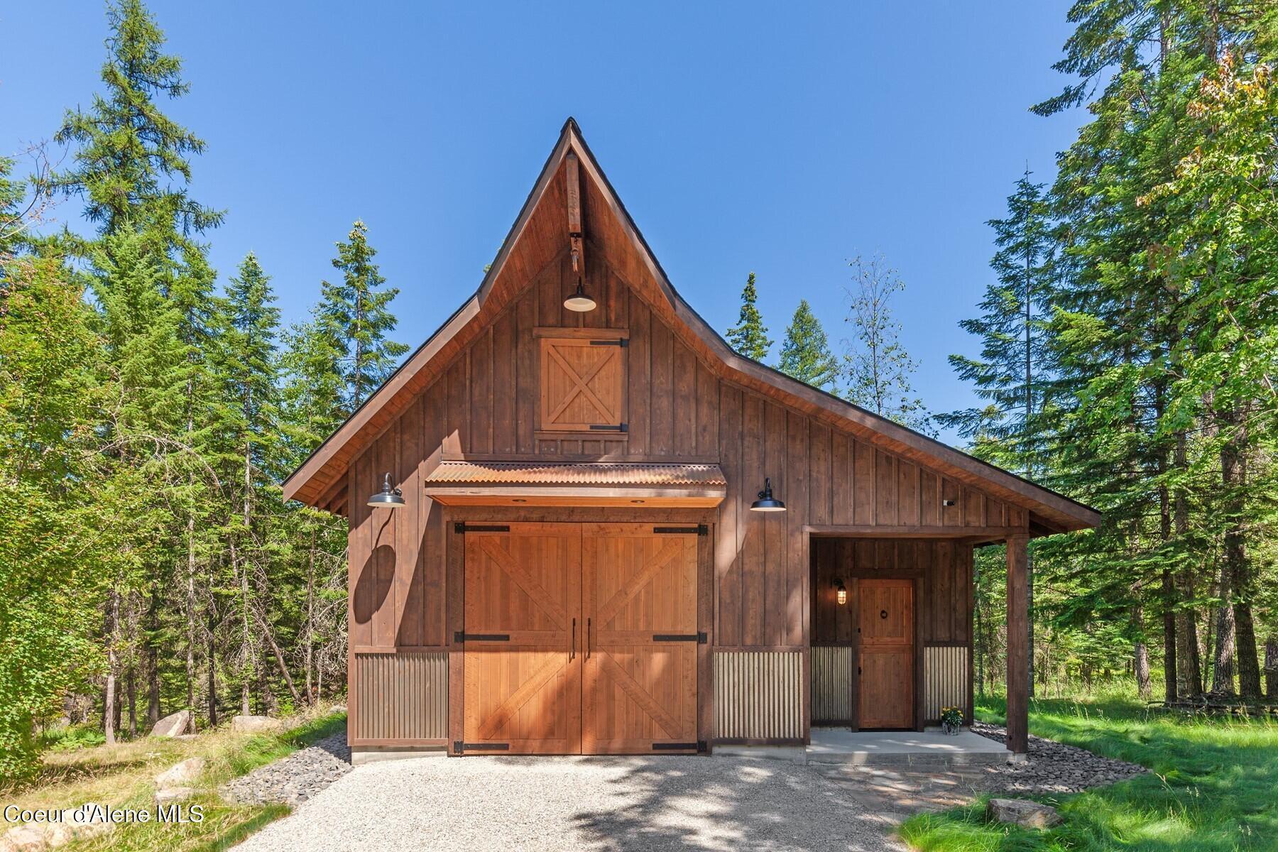 Image 2: Custom Carriage Barn (25' x 30')