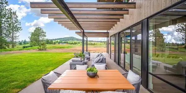 Image 3: Terrace Dining