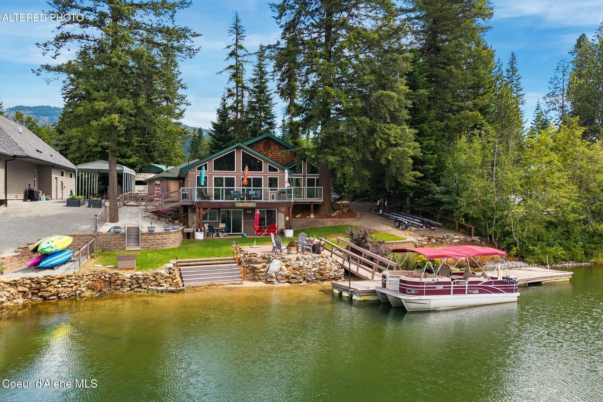 Image 1: Perfect waterfront retreat