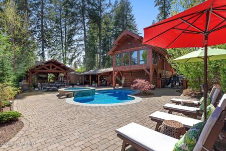 10314 N Fir LN