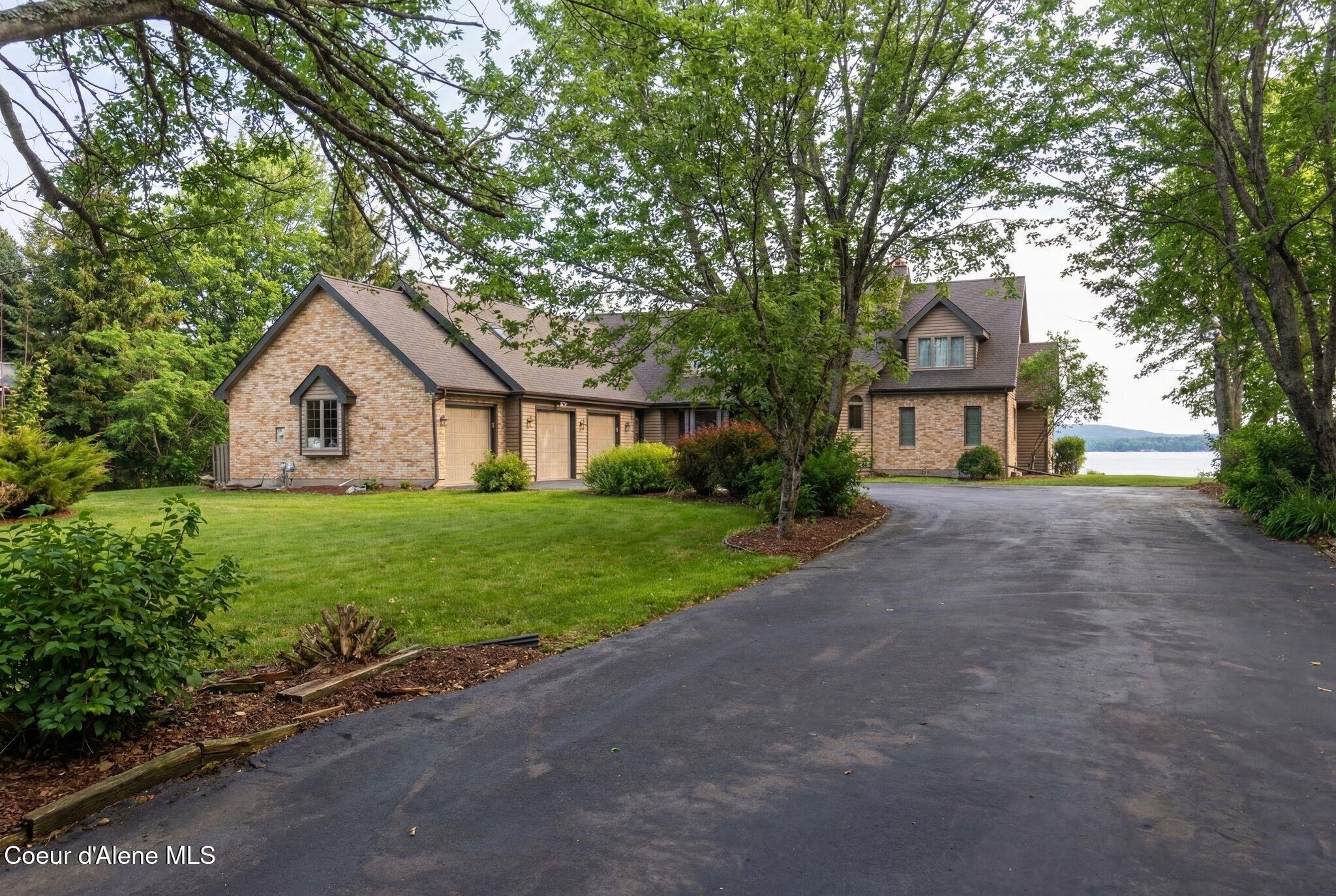 Image 3: Abundant Off Street Parking