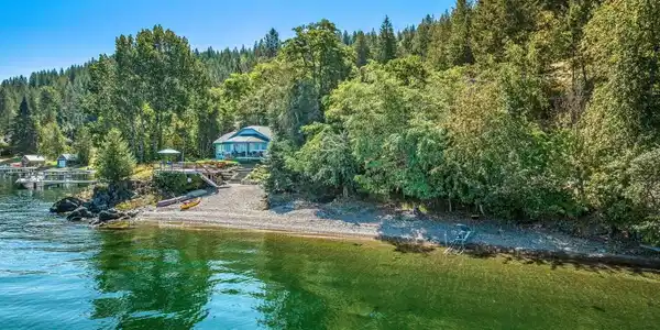 5385 Bottle Bay Rd