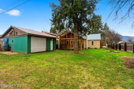 210 W 3rd Ave