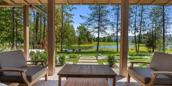 515 West Beach Ct