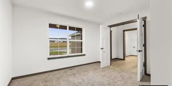 Image 3: Carson-City-1520-R-5509