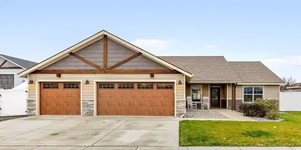 1474 W Wayward Cir