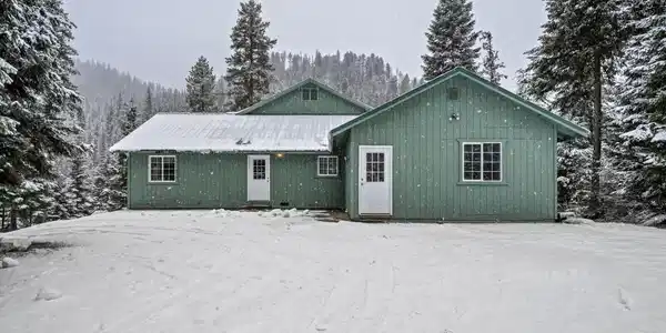 842 Eastriver Spur