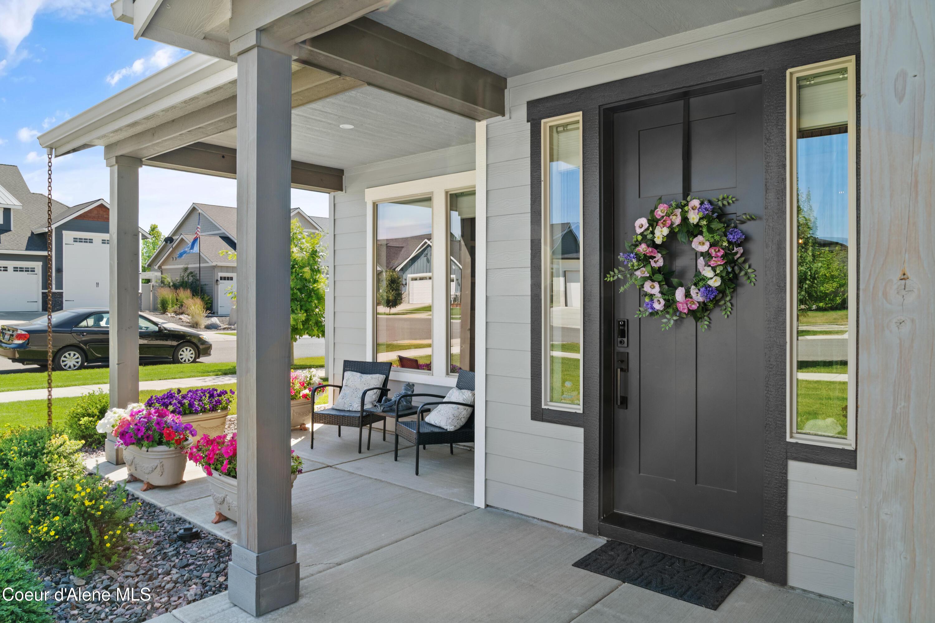 Image 4: 2877NCallarySt.-EXTERIOR (4)