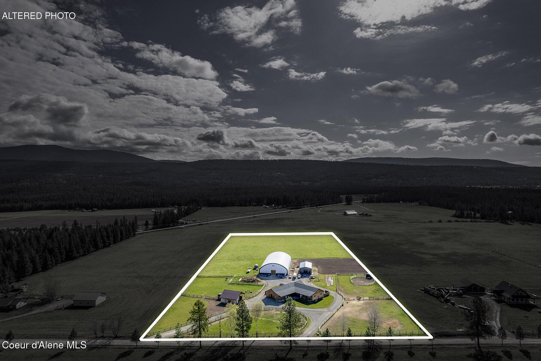 Image 2: 9.5 Acres on the Selkirk Loop