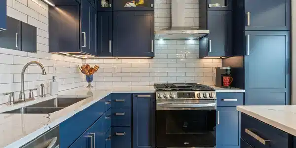 Image 3: Chef's Gourmet Kitchen