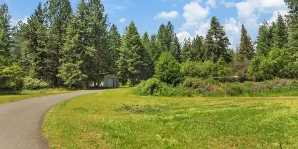 Image 2: 001_Driveway View