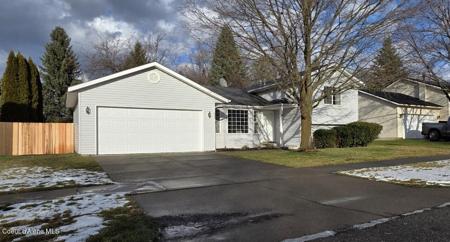 869 W Mustang AVE